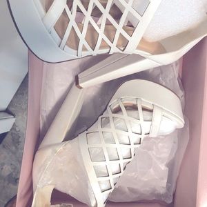 Sexy white 5 inch heals with platform